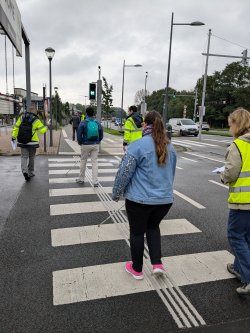 Tests d'accessibilité d'aménagements urbains conçus pour améliorer la mobilité des personnes déficientes visuelles