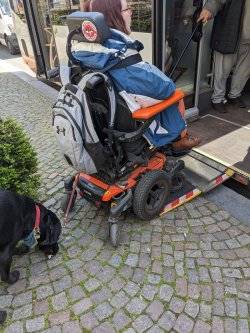 Des visites de terrain pour monitorer l'accessibilité des transports en commun